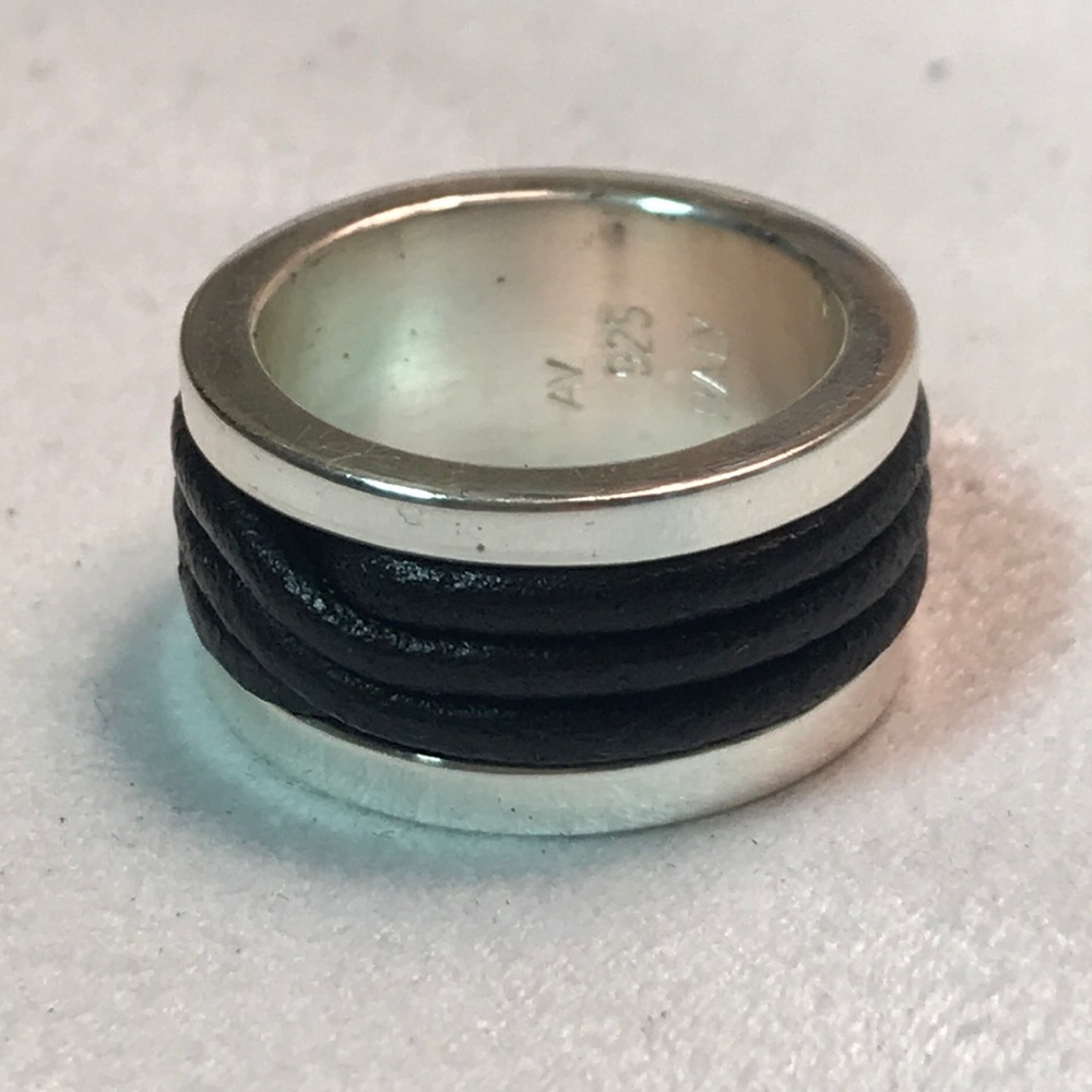 Silver and leather ring - Picture 3 of 4